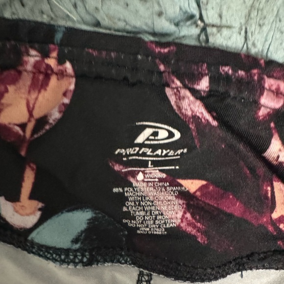 Workout capris - Picture 2 of 2